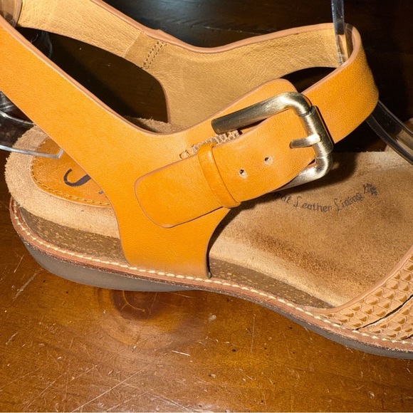Sofft Tan Sandals with Ankle Strap and Flat Sole size 7.5 - Picture 10 of 15